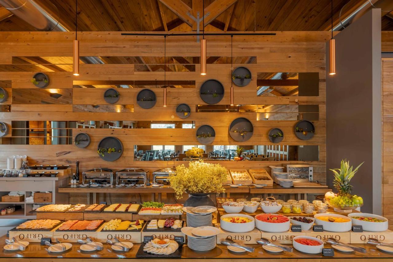 Pestana Douro Riverside - Preferred Hotels & Resorts, Lifestyle Valbom  Kültér fotó The buffet at the restaurant