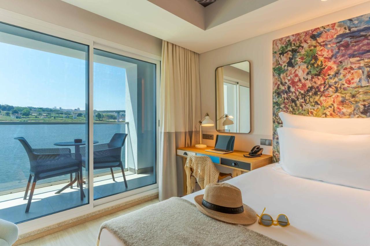Pestana Douro Riverside - Preferred Hotels & Resorts, Lifestyle Valbom  Kültér fotó A room at the hotel