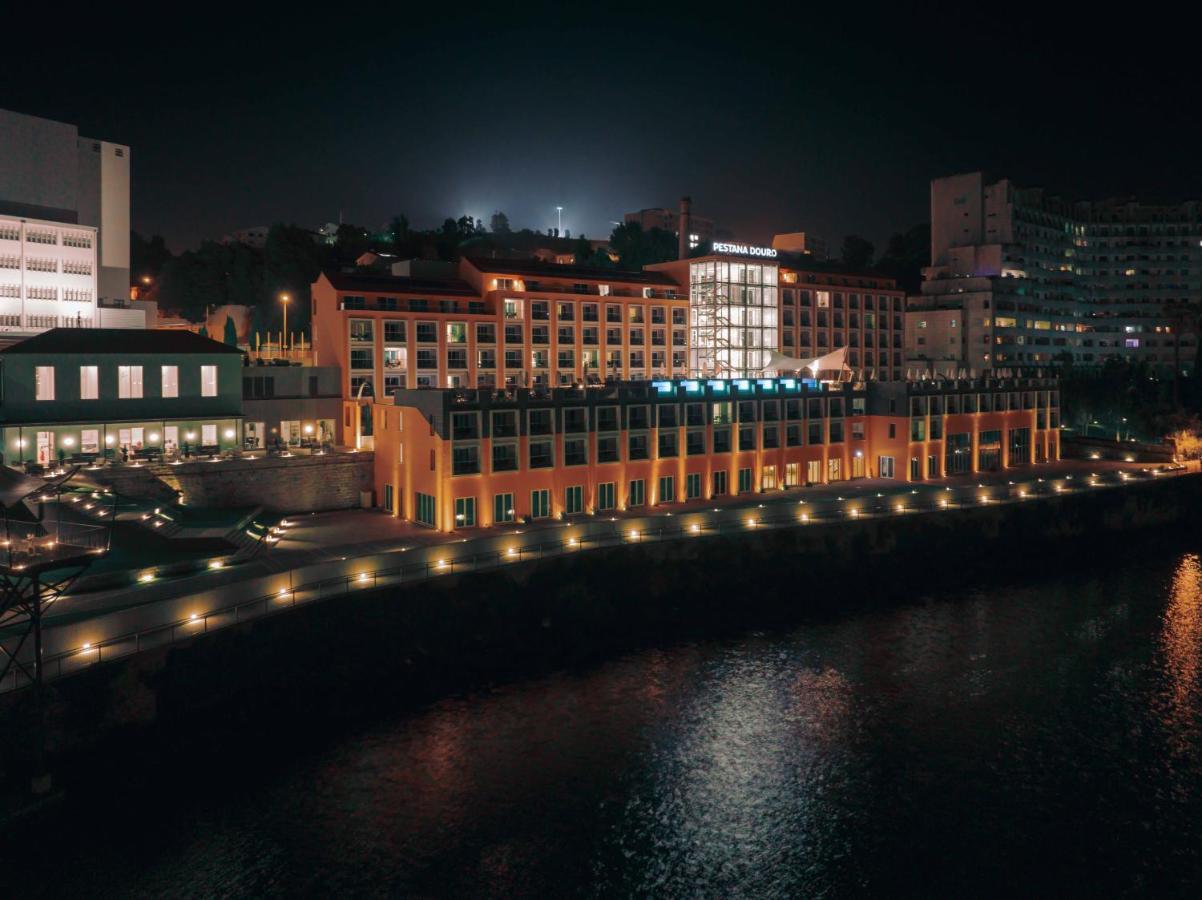 Pestana Douro Riverside - Preferred Hotels & Resorts, Lifestyle Valbom  Kültér fotó The hotel at night