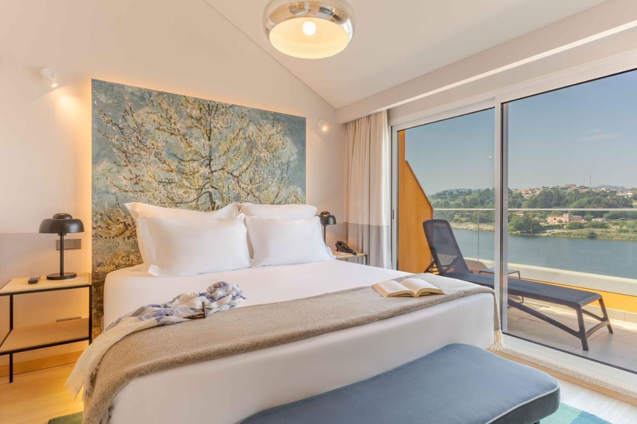 Pestana Douro Riverside - Preferred Hotels & Resorts, Lifestyle Valbom  Kültér fotó A bedroom in the hotel